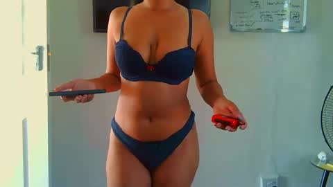 Snapshot of exclusivecourtney chatting on 14, 4, 2026 courtney online show from 14, 4, 2026