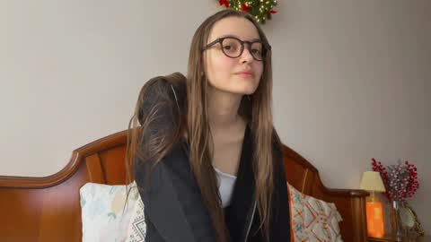 Snapshot of existencee chatting on 11, 12, 2024 Anna online show from 11, 12, 2024