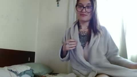 Snapshot of exolizzz66 chatting on 2, 1, 2025 Exolizz online show from 2, 1, 2025