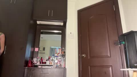 Angela online show from 4, 3, 2025