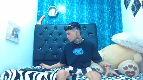 Snapshot of exotichot_couple chatting on 23, 2, 2025 exotichot_couple online show from 23, 2, 2025