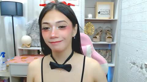 exotictssavie online show from 13, 11, 2025