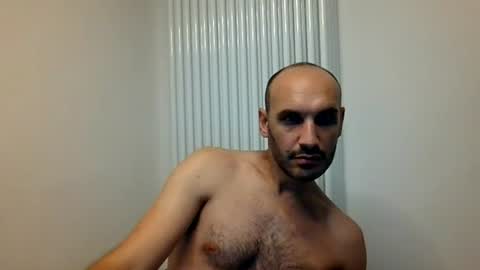 Snapshot of extr0 chatting on 6, 7, 2026 Extro online show from 6, 7, 2026