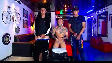 extrangers online show from 5, 3, 2026