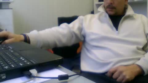 Snapshot of extrex2 chatting on 22, 2, 2026 derssing online show from 22, 2, 2026