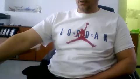 Snapshot of extrex2 chatting on 30, 3, 2026 derssing online show from 30, 3, 2026