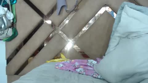 eyshaexotii online show from 4, 2, 2026