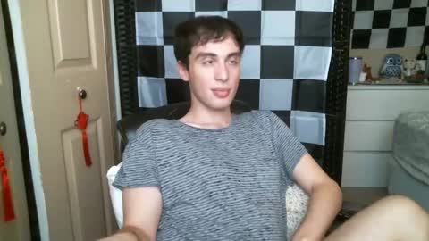 Ezra Naamah online show from 6, 2, 2025