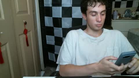 Ezra Naamah online show from 10, 2, 2025