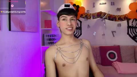 Snapshot of ezra_storm chatting on 23, 10, 2025 Juan online show from 23, 10, 2025