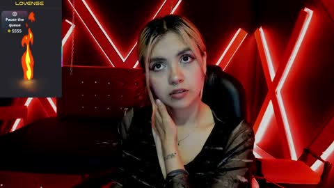 Snapshot of fabzy_fab chatting on 5, 4, 2026 fabzy online show from 5, 4, 2026