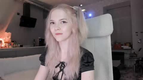 fairy_casey online show from 5, 3, 2025