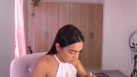 Snapshot of fairylatin chatting on 4, 2, 2025 fairylatin online show from 4, 2, 2025