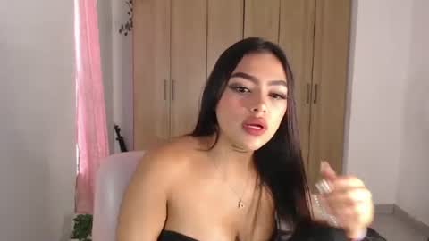 Snapshot of fairylatin chatting on 5, 2, 2025 fairylatin online show from 5, 2, 2025