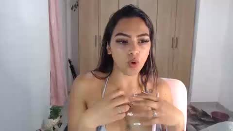 Snapshot of fairylatin chatting on 7, 2, 2025 fairylatin online show from 7, 2, 2025