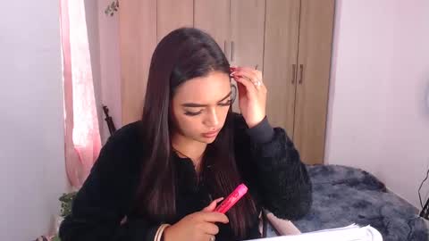 Snapshot of fairylatin chatting on 9, 2, 2025 fairylatin online show from 9, 2, 2025