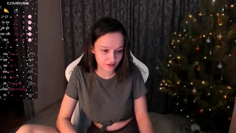 Snapshot of falcon_baby chatting on 6, 1, 2026 falcon baby online show from 6, 1, 2026