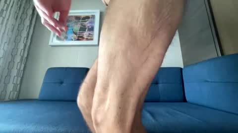 Snapshot of falconcam chatting on 10, 2, 2025 falconcam online show from 10, 2, 2025