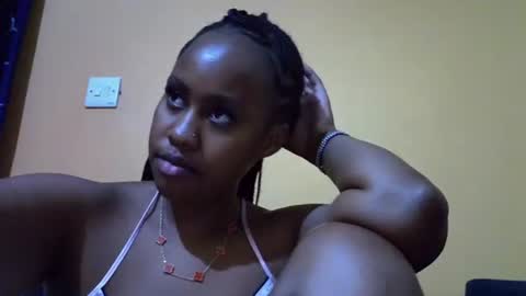 Snapshot of famous_bear chatting on 26, 2, 2026 famous_bear online show from 26, 2, 2026