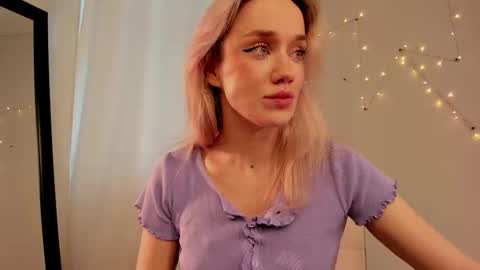 Snapshot of fancyamelia chatting on 19, 9, 2025 fancyamelia online show from 19, 9, 2025