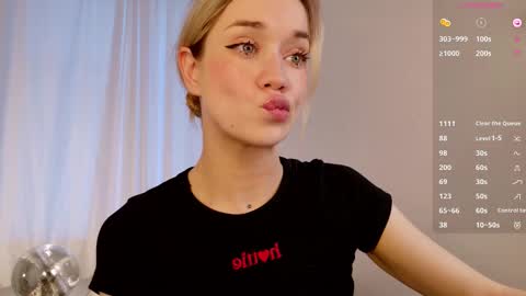 Snapshot of fancyamelia chatting on 7, 10, 2025 fancyamelia online show from 7, 10, 2025