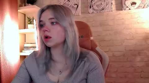 Bella online show from 5, 10, 2025