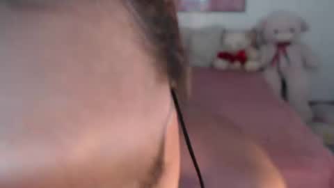 Layla online show from 24, 6, 2026