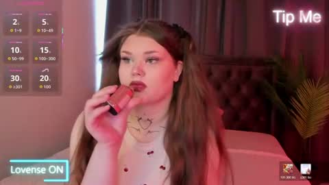 Snapshot of fanfik_ chatting on 1, 7, 2026 Elena online show from 1, 7, 2026