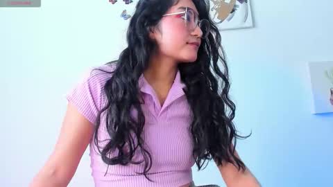 Snapshot of fantastic_asians2 chatting on 22, 11, 2025 Ale online show from 22, 11, 2025