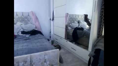 fantasticdeee online show from 27, 2, 2025