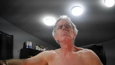 Snapshot of fantasyresort chatting on 3, 1, 2025 fantasyresort online show from 3, 1, 2025