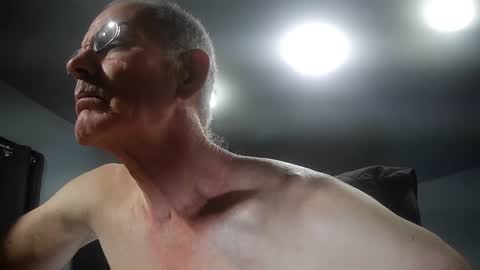 Snapshot of fantasyresort chatting on 6, 10, 2025 fantasyresort online show from 6, 10, 2025