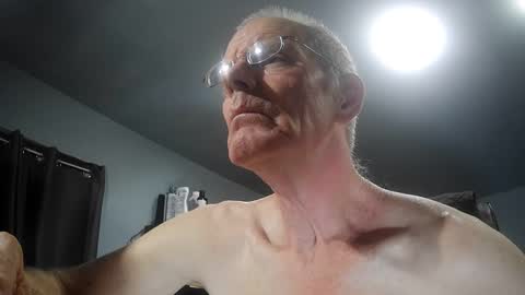 Snapshot of fantasyresort chatting on 19, 10, 2025 fantasyresort online show from 19, 10, 2025