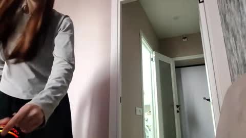 Anna Scovich online show from 5, 10, 2025