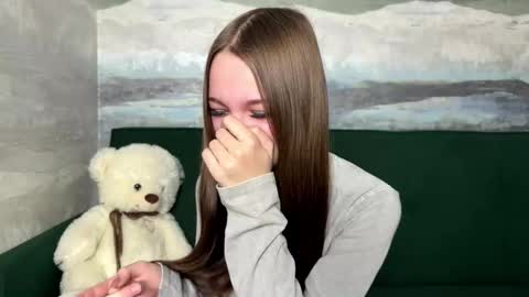 Anna Scovich online show from 6, 11, 2025