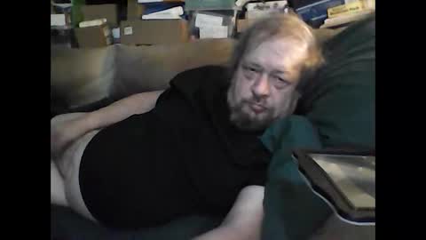 Snapshot of fasteddysex chatting on 31, 10, 2025 HoneyCumJuice4U online show from 31, 10, 2025