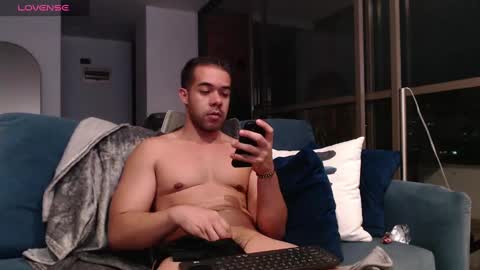 Snapshot of faustosaenz chatting on 10, 1, 2025 FAUSTO online show from 10, 1, 2025