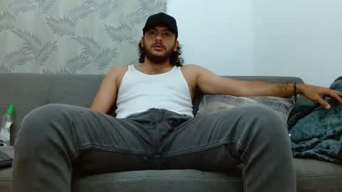 Snapshot of favid95 chatting on 2, 10, 2025 favid95 online show from 2, 10, 2025