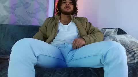 Snapshot of favid95 chatting on 7, 11, 2025 favid95 online show from 7, 11, 2025