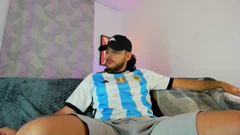 Snapshot of favid95 chatting on 9, 11, 2025 favid95 online show from 9, 11, 2025