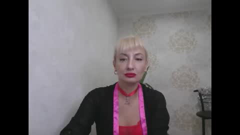 Snapshot of favorite_angel chatting on 2, 1, 2025 favorite_angel online show from 2, 1, 2025