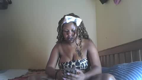 Snapshot of favoritendile chatting on 18, 9, 2025 favorite online show from 18, 9, 2025