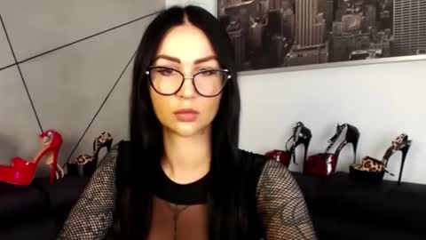 Faye online show from 9, 9, 2025