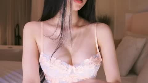 Snapshot of feel_me_00 chatting on 29, 3, 2026 feel_me_00 online show from 29, 3, 2026