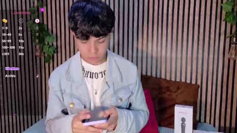 felipe_boy_18 online show from 27, 9, 2025