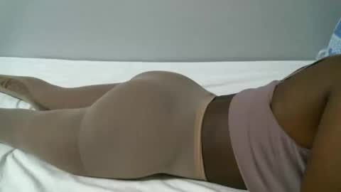 Snapshot of femaqueen chatting on 22, 2, 2025 Navil online show from 22, 2, 2025