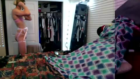 Allie North online show from 21, 12, 2024