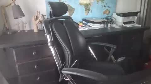 Snapshot of femdomsubby chatting on 5, 4, 2026 femdomsubby online show from 5, 4, 2026