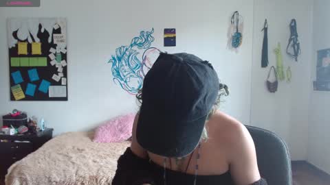 Snapshot of fenixmfx chatting on 8, 1, 2025 Fenix online show from 8, 1, 2025