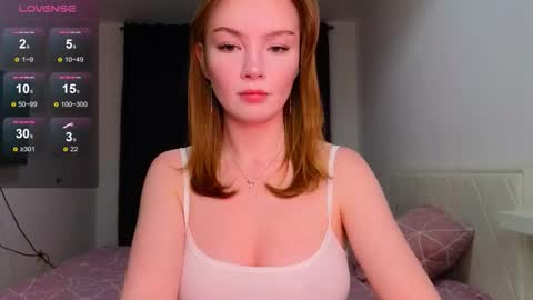 Snapshot of feral_berrys chatting on 12, 10, 2025 Nancy online show from 12, 10, 2025